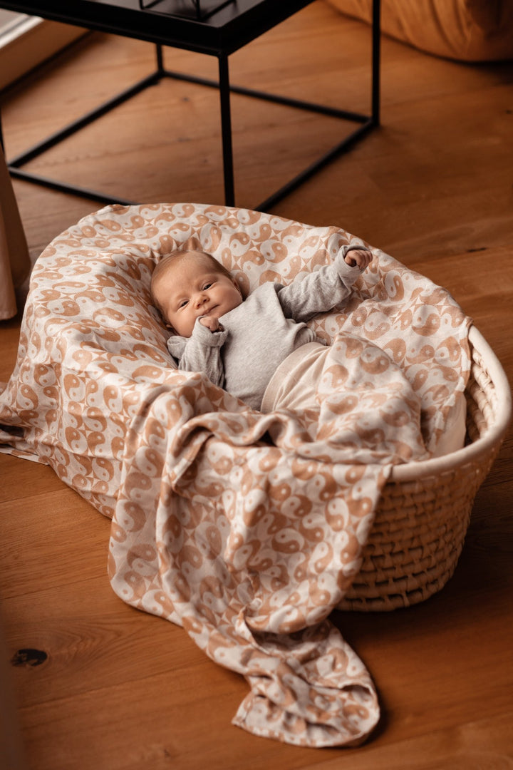 Cleo Loves Balance Snuggle Blanket - KOKADI